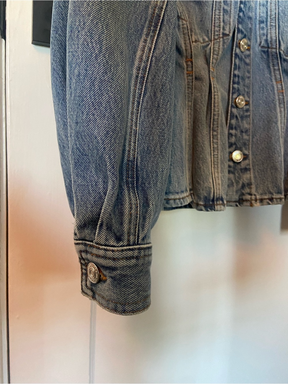 Frame Denim Light Blue Denim Jacket with Contrast Stitching - Picture 3 of 8